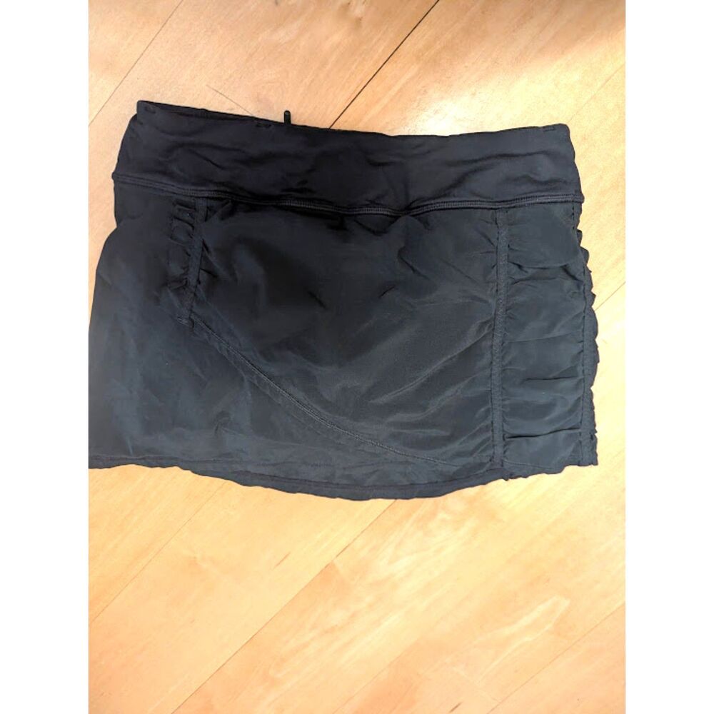 Lululemon Rare Black Skirt Skort  Ruffles, Ruching, and Crossover panel Sz  2